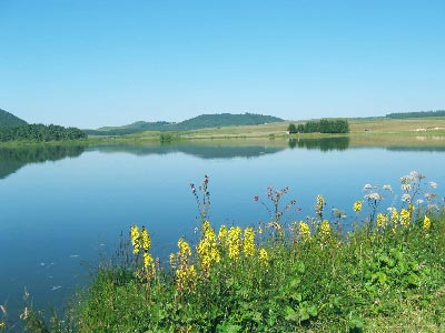 Le Lac de Bourdouze Le Lac de Bourdouze