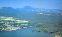 Vue aérienne du lac d'Aydat.