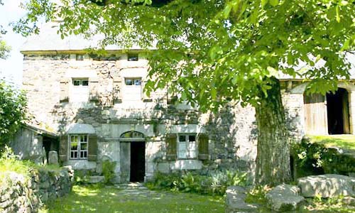 Ferme Pierre Allgre  Loubaresse (Cantal)