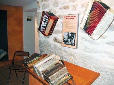 L'urganettu – L'accordéon diatonique - Collections Musée de la Corse