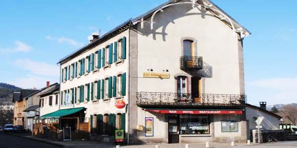 Htel des Voyageurs  Neussargues-Moissac (Cantal)