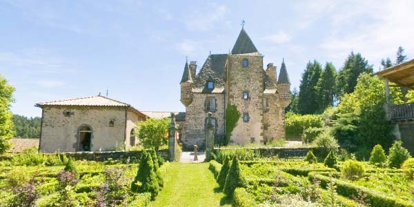 Chteau de Varillettes  Saint-Georges (Cantal)