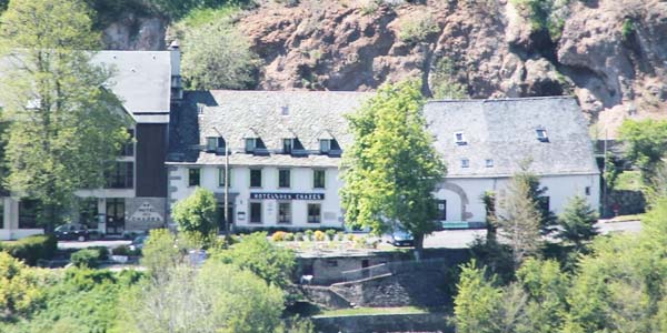 Htel des Chazes  Saint-Jacques des Blats (Cantal)