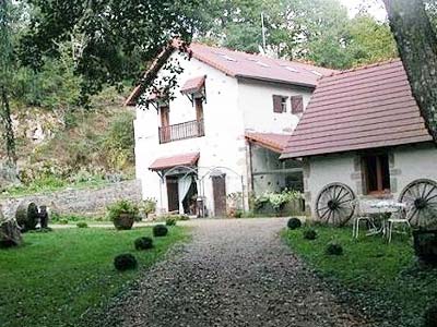 Le Moulin de l'tang  Bourg Lastic (Puy-de-Dme)